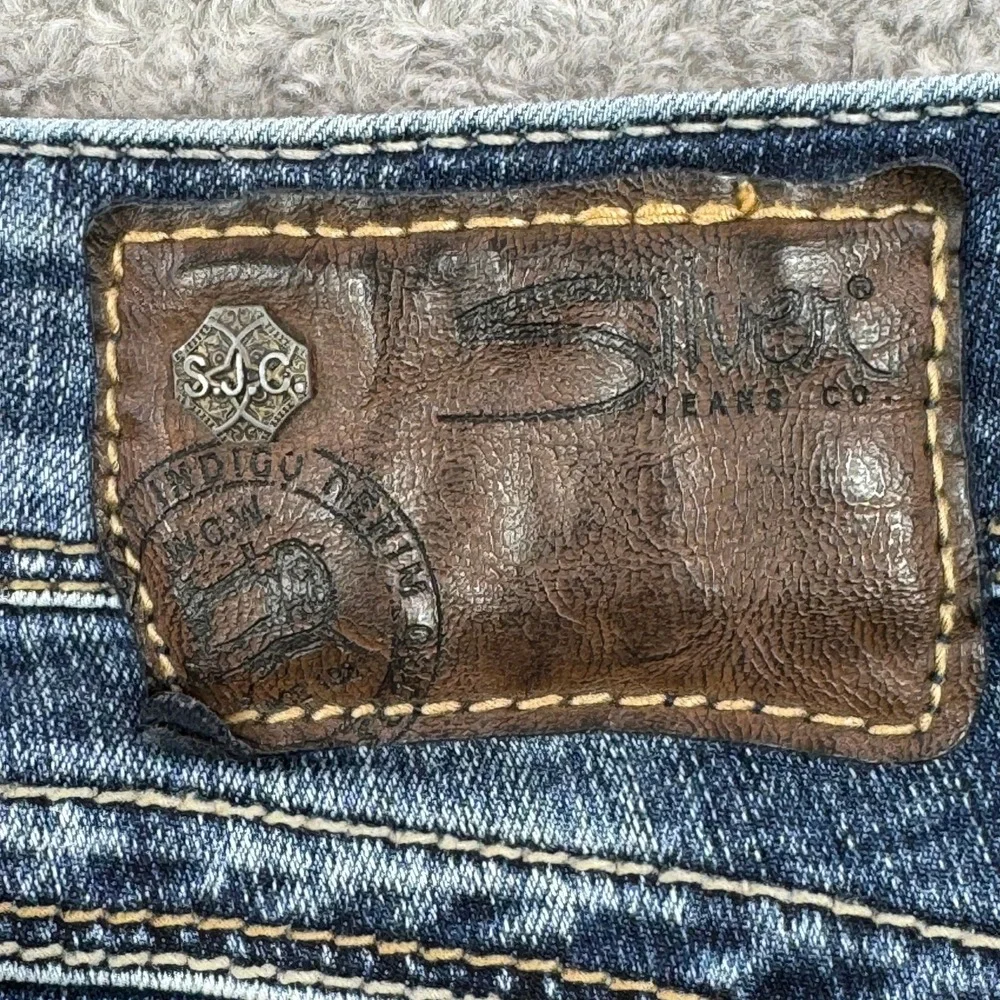 Silver Jeans Co Camden Rose Bermuda Shorts Dark Wash Denim Womens 29 L5021SSR470